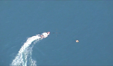 Personal Naval rescata a cuatro personas que cayeron al mar tras el desplome de una Avioneta  