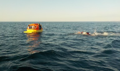 La Secretaría de Marina rescata a 6 personas que sufrieron accidente aéreo, frente a las Costas de la Paz, B.C.S.  