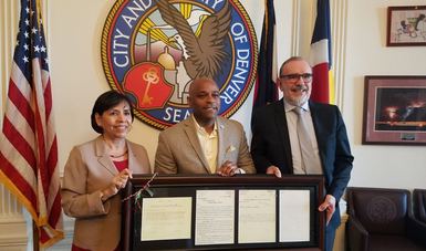 Subsecretario Carlos Sada con el Alcalde de Denver,Michael Hancock