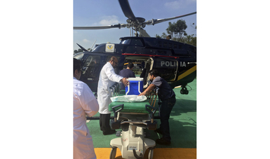 Médico del IMSS y personal del agrupamiento cóndor de la policía capitalina transportan corazón en helicóptero a Siglo XXI