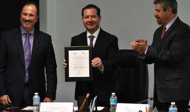 Julio Sánchez y Tépoz, recibe el reconocimiento de CONOCER.