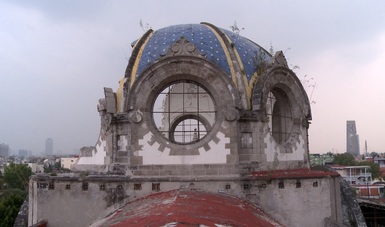 Fachada de templo destruida por el movimiento telúrico del 19 de septiembre de 2017. 