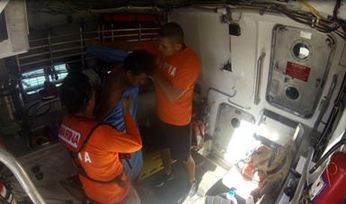 La Secretaría de Marina - Armada de México rescata a una persona que permaneció más de 12 horas en mar abierto, en Baja California Sur