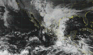 Imagen satelital sobre el territorio nacional con filtros de vapor.
