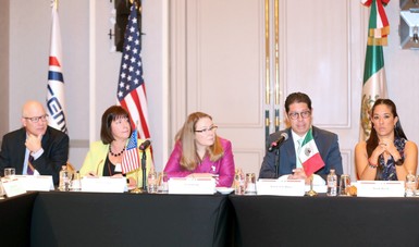 El Subsecretario Juan Carlos Baker con los miembros del Consejo