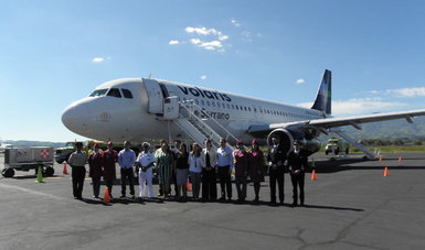 Aeropuerto Internacional de Tepic inaugura vuelo a CDMX