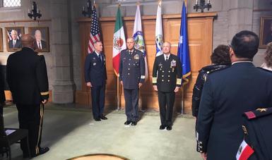  Los Secretarios de Defensa Nacional y Marina reciben Condecoración “Legión al Mérito”, de Los Estados Unidos de América.