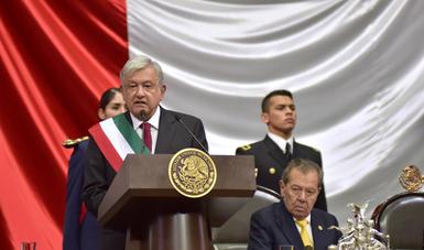 Presidente Andrés Manuel López Obrador ofrece un mensaje en la Cámara de Diputados