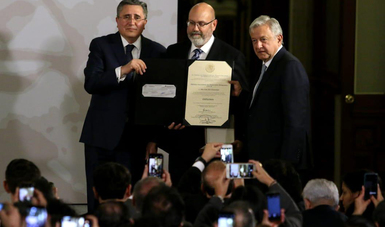 Presidente Andrés Manuel López Obrador entrega Premio Nacional de Derechos Humanos 
