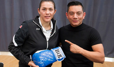 El boxeador, cuatro veces campeón del mundo, dio una plática motivacional a la comunidad CNAR.