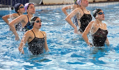 El equipo de natación artística competirá en Grecia a principios de abril y en Japón a finales de mes.