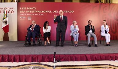 El presidente, Andrés Manuel López Obrador, en la conmemoración del Día del Trabajo.