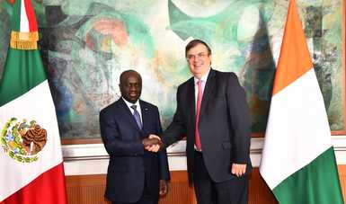 Recibe el canciller Marcelo Ebrard al ministro de Asuntos Exteriores de Costa de Marfil, Marcel Amon-Tanoh