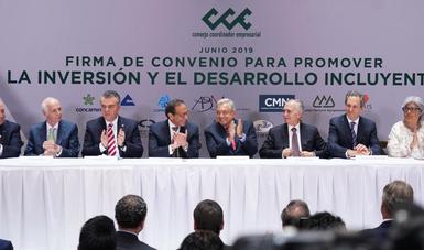 El presidente de México, Andrés Manuel López Obrador, durante la firma del Acuerdo con el Consejo Coordinador Empresarial para promover la inversión y el desarrollo sustentable.