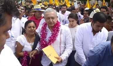 El presidente de México, Andrés Manuel López Obrador, durante la visita al Hospital Rural Tlacolula, en Oaxaca.