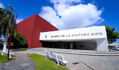 El Museo de la Cultura Maya de Chetumal, Quintana Roo, festejará con la exhibición de obras de cinco artistas locales que han exhibido a lo largo de estos cinco lustros en el recinto, quienes además charlarán con el público asistente.
