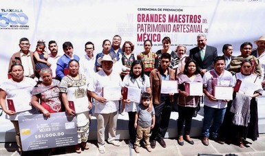El día de hoy se llevó a cabo la ceremonia de premiación correspondiente a la VI edición del Concurso Nacional Grandes Maestros del Patrimonio Artesanal de México, en el Palacio de Gobierno de la ciudad de Tlaxcala.