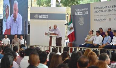 En Oaxaca, presidente inicia entrega directa de recursos para mejoramiento o reconstrucción en más de 10 mil escuelas