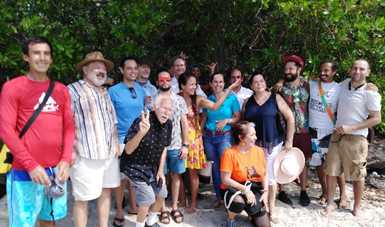 La reja que impedía el acceso fue retirada por las autoridades ambientales y se convocó este día a la población de Punta Mita para que de nueva cuenta disfruten de la playa.
