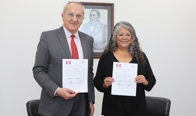 Mexico signs agreement with United Farm Workers on Mexican farmworkers in the US