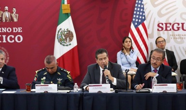 Acuerdan México y EU fortalecer fronteras contra el tráfico de armas y droga.