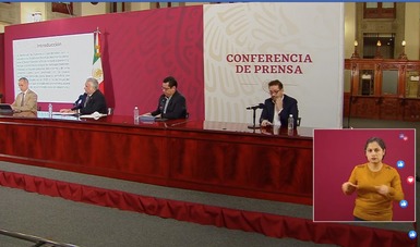 El secretario de Turismo, Miguel Torruco Marqués, y el subsecretario de Salud, Hugo López Gatell-Ramírez, anunciaron las nuevas medidas de seguridad sanitaria.