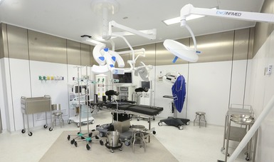 Inaugura el Hospital Regional “1º de Octubre” del ISSSTE su nueva unidad de quirófanos con 10 salas de operación.