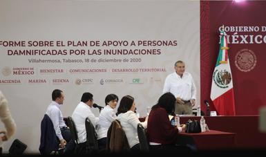 Imagen de la Directora General, Blanca Jiménez Cisneros, durante el informe sobre el plan de apoyo a personas damnificadas por las inundaciones.