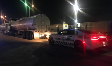 En acción carretera en Nuevo León, Guardias Nacionales recuperan 42 mil litros de diésel aparentemente de procedencia ilícita