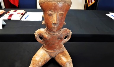 Entre las piezas devueltas destacan figuras antropomorfas de cerámica de la Cultura Tumbas de Tiro del occidente de México.