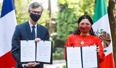 La secretaria de Cultura del Gobierno de México, Alejandra Frausto Guerrero, y el embajador de Francia en México, Jean-Pierre Asvazadourian, firmaron este 12 de marzo un Convenio. 