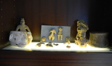 Pie de foto: Entre las piezas arqueológicas hay figuras antropomorfas elaboradas en barro, cajetes y vasijas, y una de tipo efigie; sellos y fragmentos de figurillas antropomorfas. 
Fotografías: Cortesía.