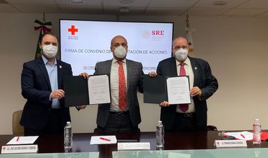Cancillería y Cruz Roja Mexicana firman convenio