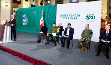 Conferencia matutina en presidium Andrés Manuel López Obrador