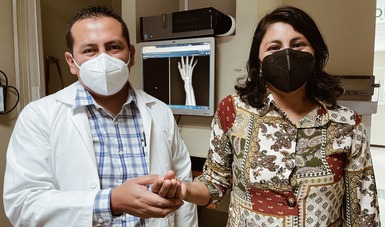 Especialistas del IMSS en Puebla extirpan tumor de 10 cm.