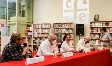 Desde la librería "Rosario Castellanos" del FCE, se dio a conocer la invitación. Foto. SC. EECh. 