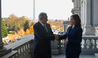 Presidente López Obrador y vicepresidenta Harris celebran reunión de trabajo