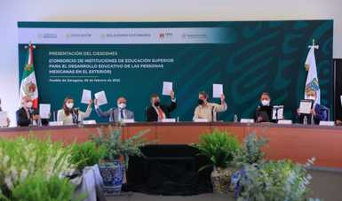 Universidades y Gobierno de México en favor de las comunidades mexicanas en el exterior