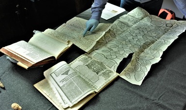 Estas piezas y los libros se suman a los 5 mil 865 bienes arqueológicos e históricos que se han repatriado a México en lo que va de esta administración. Fotografías: Mauricio Marat / INAH