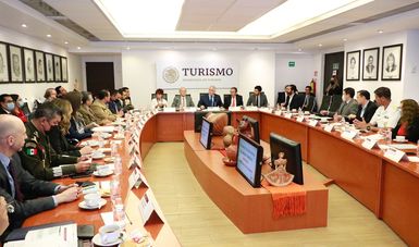 También asistieron representantes de Fonatur, SEMAR, Sedatu, Gobernación, Energía, Semarnat.