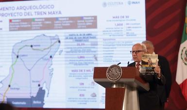El director general del INAH, Diego Prieto Hernández, expresó su reconocimiento a las y los 292 especialistas, entre arqueólogos, restauradores, geólogos y etnógrafos que trabajan en la recuperación de la milenaria historia maya.