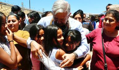 En Sonora, presidente López Obrador autoriza caminos para pueblo seri

