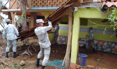 En Oaxaca, Guardia Nacional fortalece coordinación en comunidades afectadas por huracán Agatha
