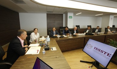 Se reúne Pedro Zenteno con integrantes de la Comisión de Salud del Senado