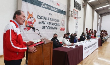 Teócrito Arteaga, director de la ENED durante su mensaje en la ceremonia de inicio de ciclo escolar. CONADE 