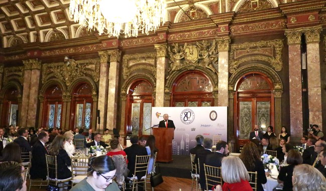 El secretario de Turismo, Miguel Torruco Marqués, encabezó la celebración del 80 aniversario de la Asociación de Hoteles de la Ciudad de México.

