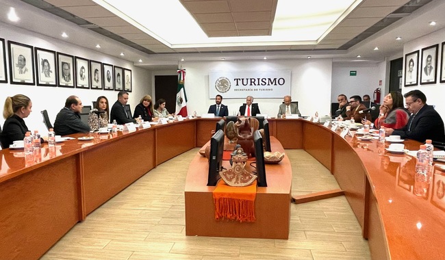 ●	El secretario de Turismo, Miguel Torruco Marqués, sostuvo una reunión de trabajo con el Consejo Directivo 2022-2023 de Asetur, presidido por el titular de Nayarit, Juan Enrique Suárez del Real Tostado.
