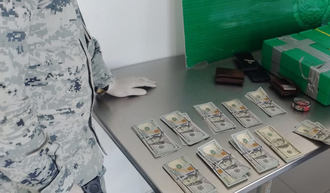 En Baja California, Guardia Nacional y Aduanas de México detectan cerca de 20 mil dólares y 1,500 monedas de plata 