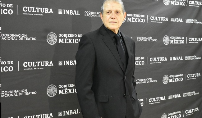 Originario de Tetela de Ocampo, Puebla, Héctor Hermilo Bonilla Rebentun estudió en la ENAT donde tuvo profesores de la trayectoria de Alejandro Jodorowsky.