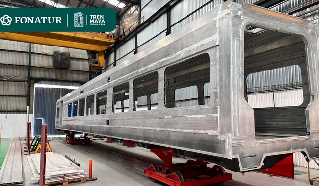 En Ciudad Sahagún, Hidalgo, sigue el armado de la primera cabina, ensamble y remachado del segundo carro; el primer tren se entregará en julio de este año.